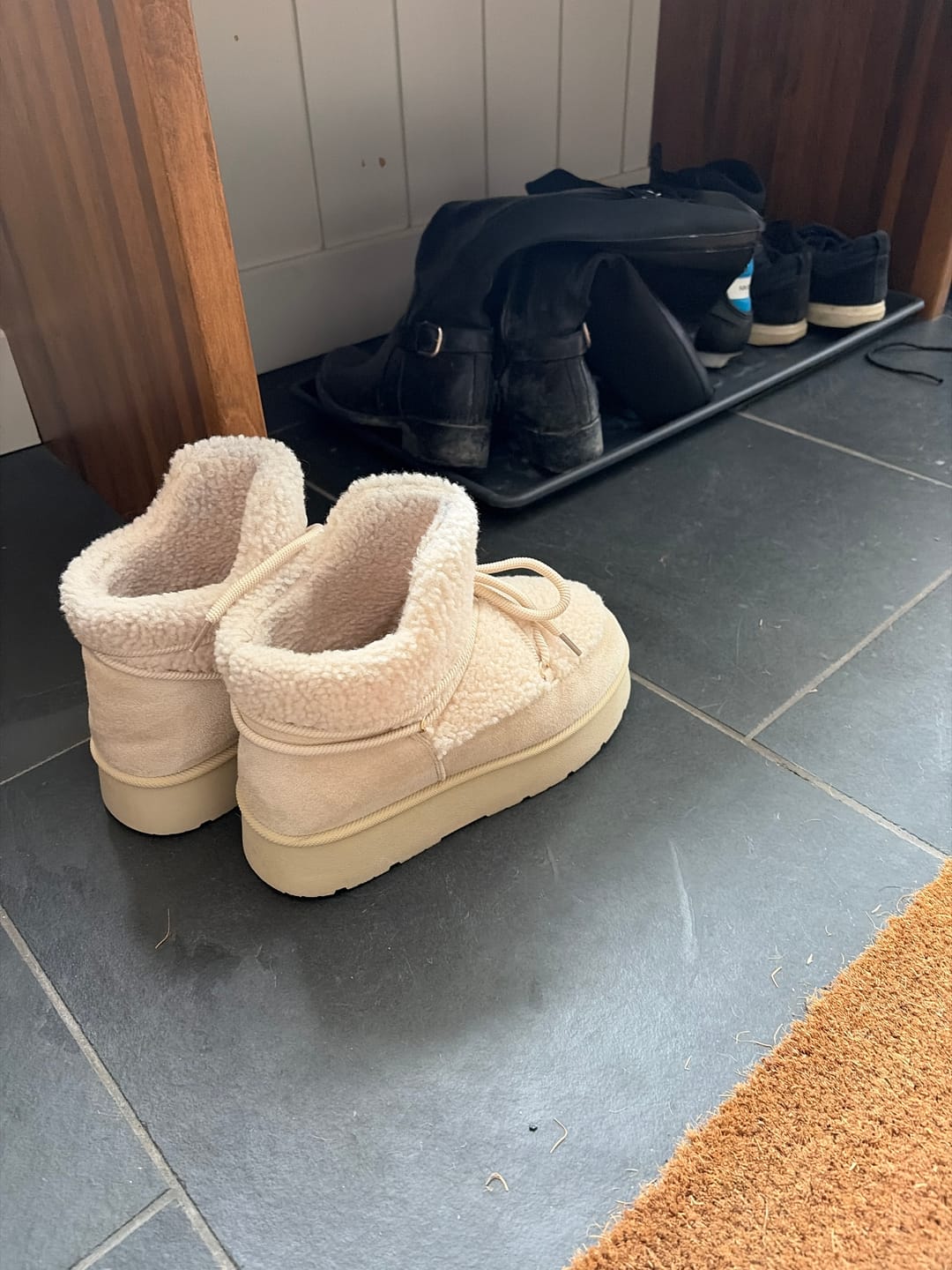 Customer photo review of Nordic Polar Rise Ankle Boots