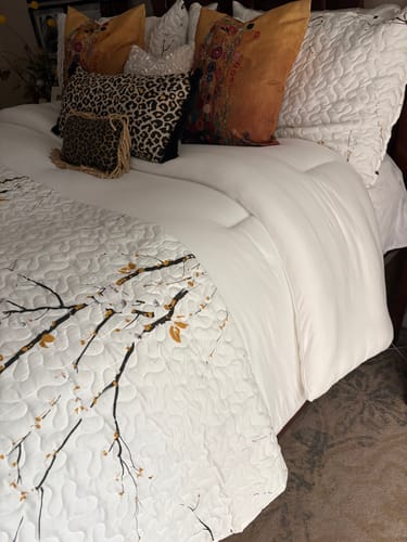 Customer photo review of MarshMellow Comforter