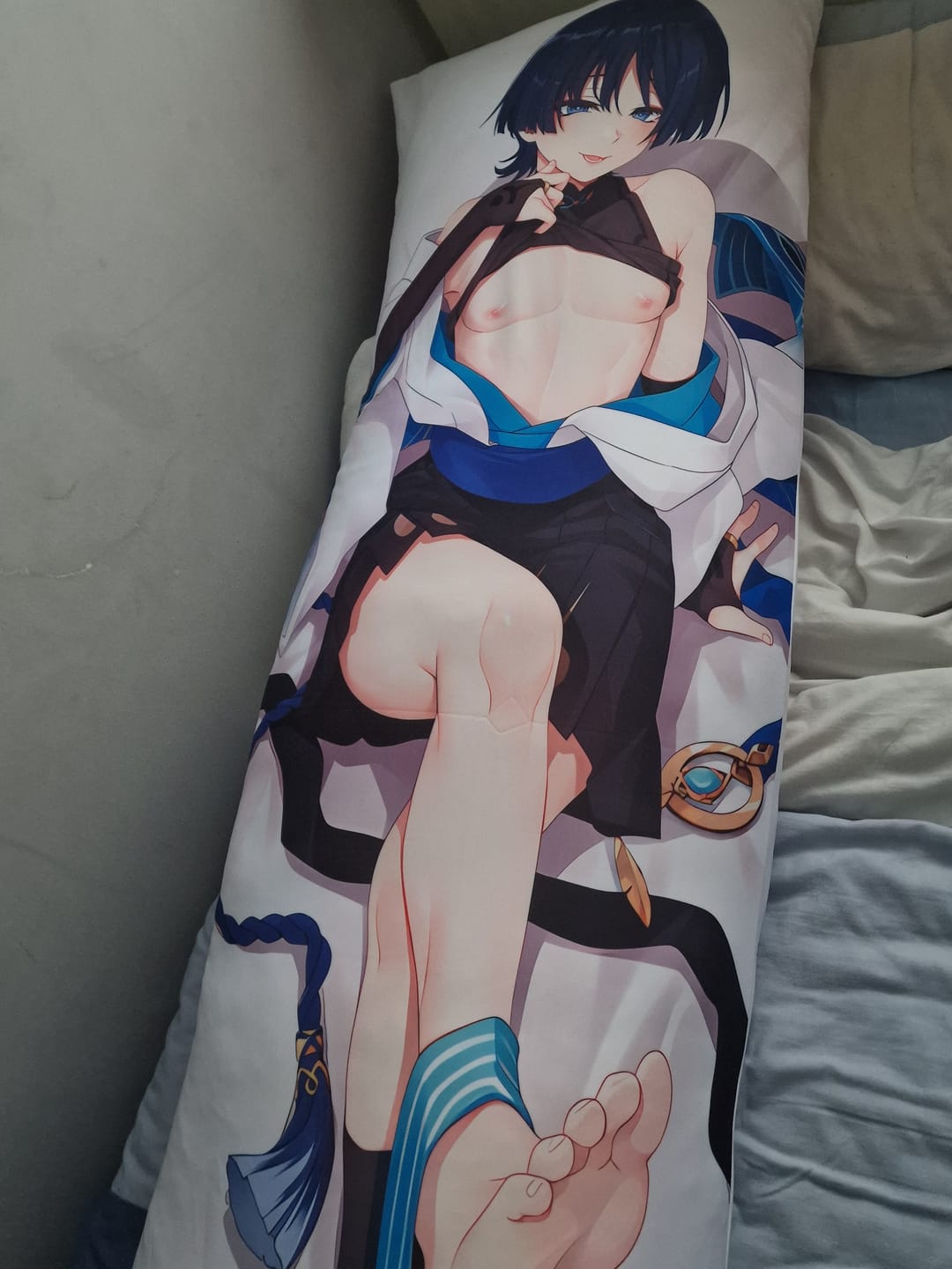 Customer photo review of Sexy Scaramouche Body Pillow  Scaramouche
