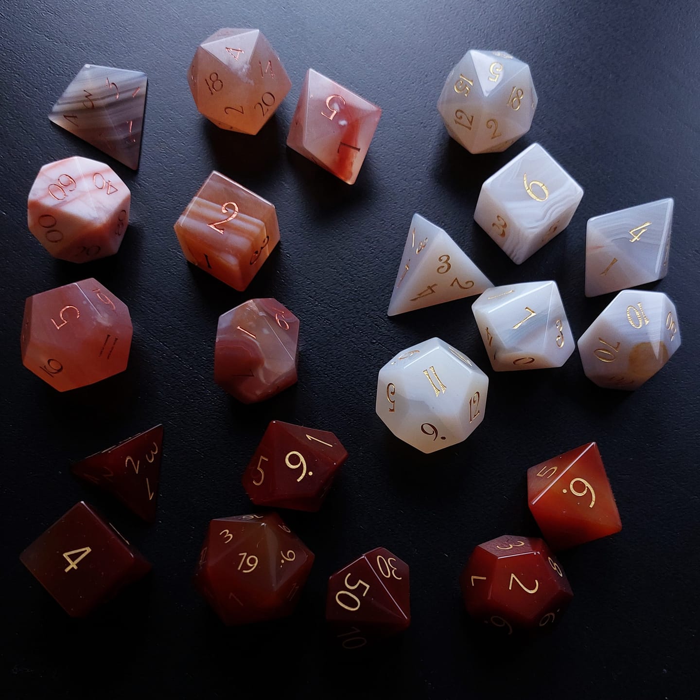 Customer photo review of URWizards D&D Nanhong Agate Gemstone Engraved Dice Set(Limited edition)