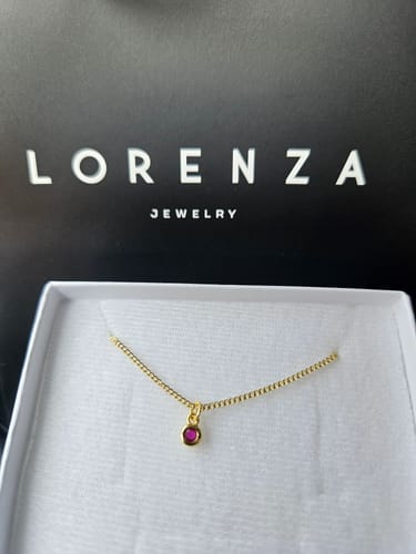 Customer photo review of Personaliza Tu Collar Birthstone Redondo
