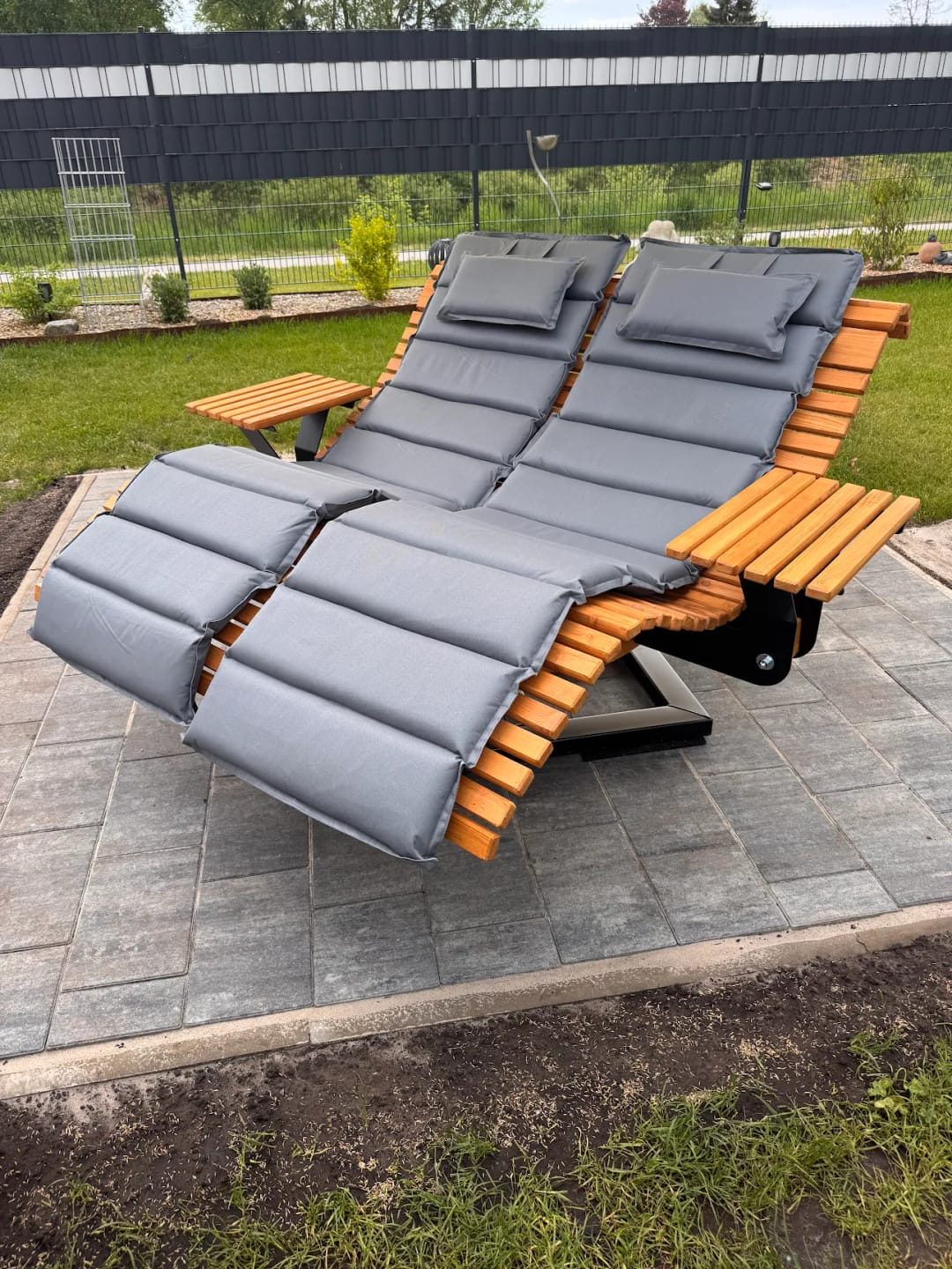 Customer photo review of Armlehne und Ablagetisch für Drehliegen und Waldsofa