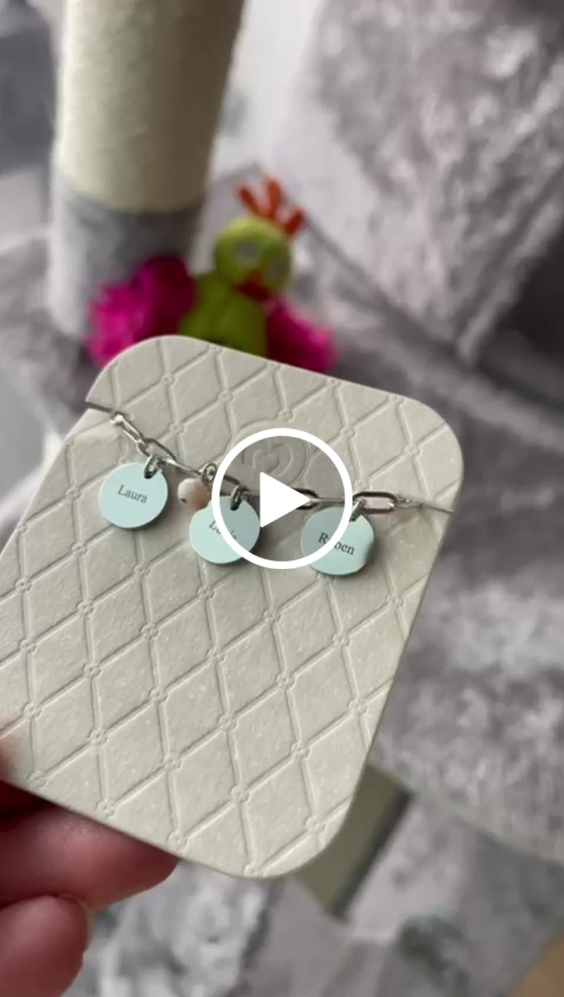 Customer video review of Pulsera Alianza - Personalizado