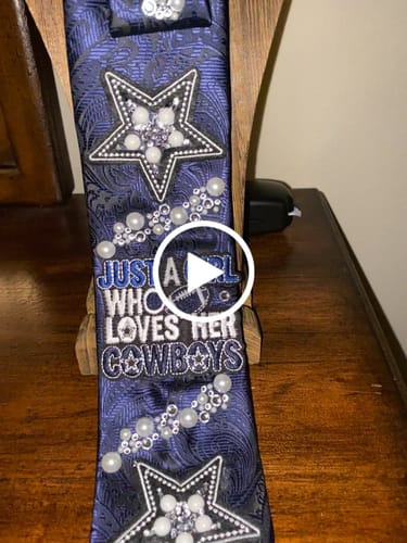 Customer video review of Ties2you Neck Tie Deep Navy Blue Floral Silk Mens Dress Tie Handkerchief Cufflinks Set