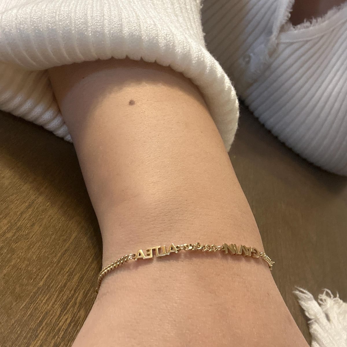 Customer photo review of Személyre szabott név karkötő