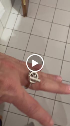 Customer video review of CROISETTE LARGE SILVER RING