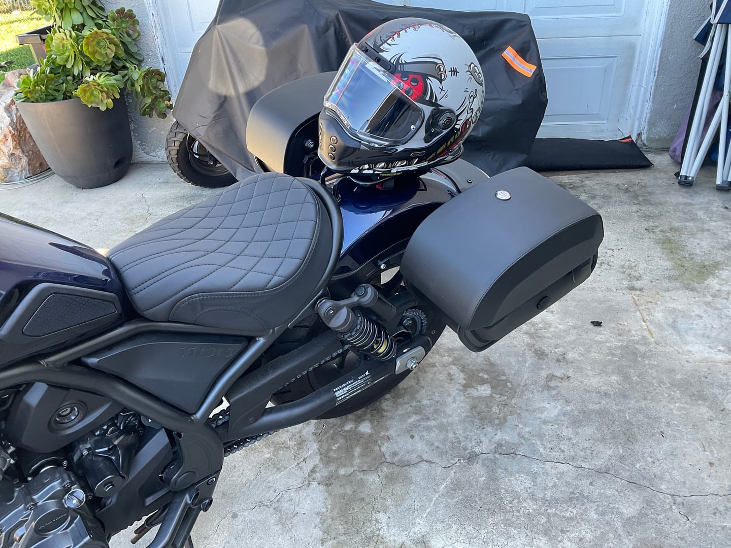Customer photo review of 28L - Pantheon Medium Quick Mount Honda Rebel 1100 Motorcycle Saddlebags