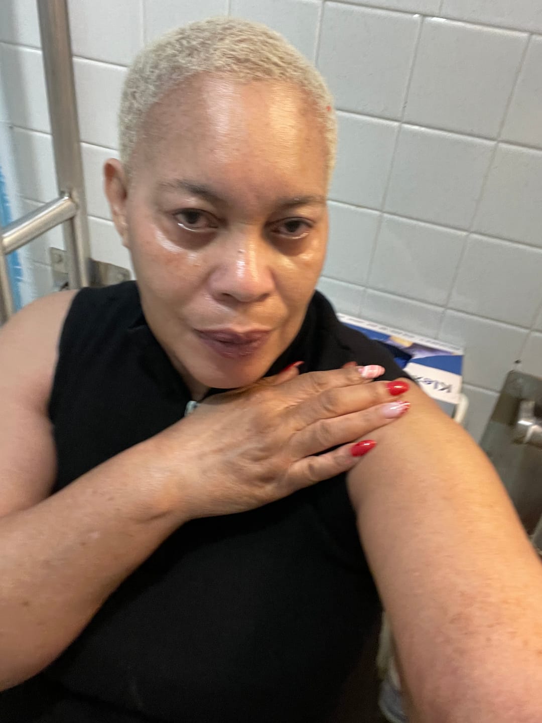 Customer photo review of Barbie GLO body lightening soap