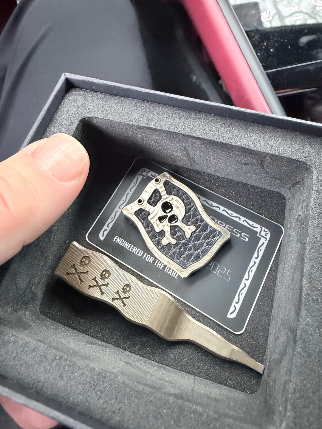 Customer photo review of 🏴☠️ THE BRASS FLAG SET