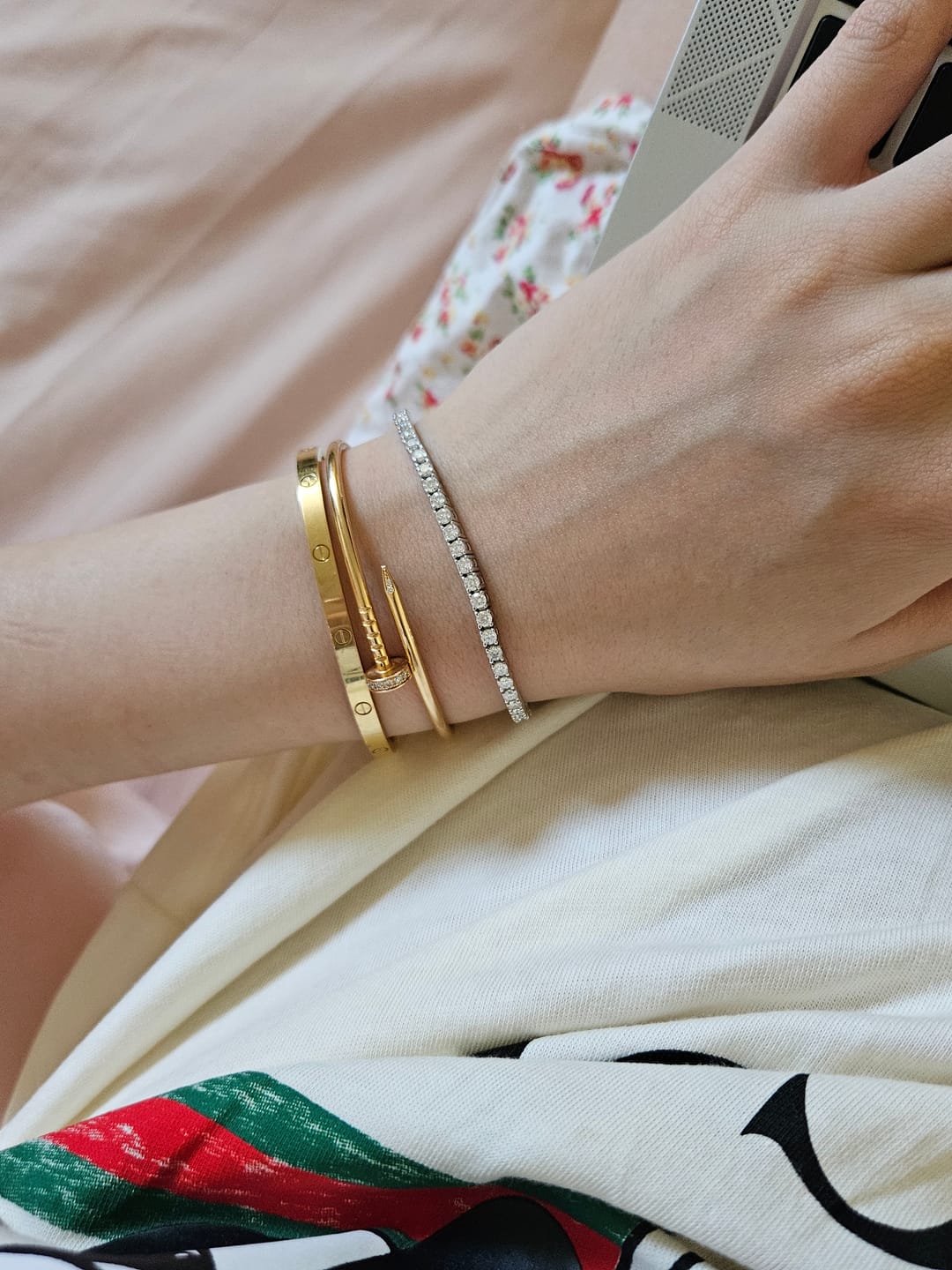 Customer photo review of Aura Luxury Tennis Bracelet -Limited Edition- Sparkling VVS Moissanite