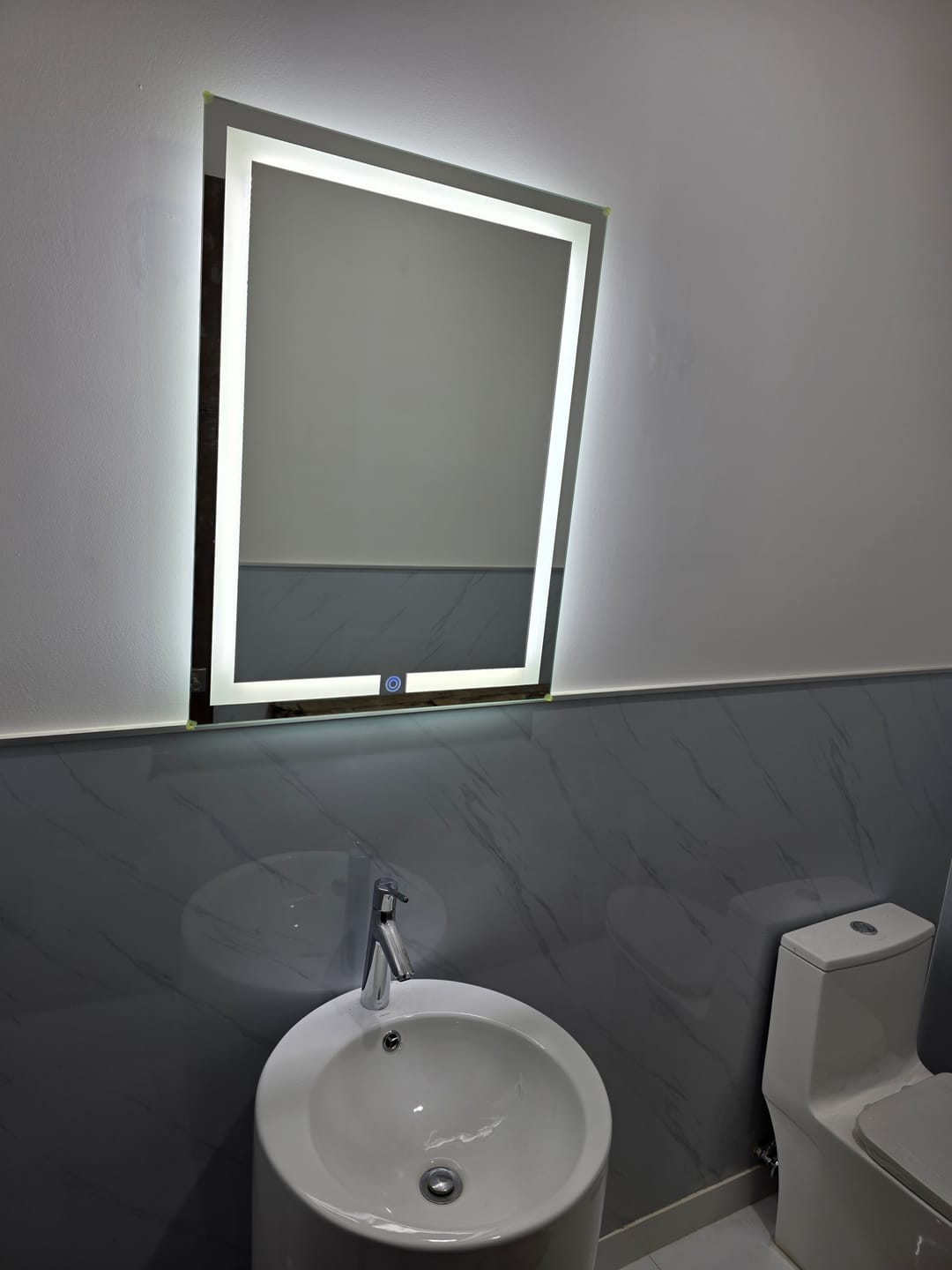 Customer photo review of Espejo para baño con luz LED rectangular 78x60 cm encendido touch | Glanz Luminous Glass ARD