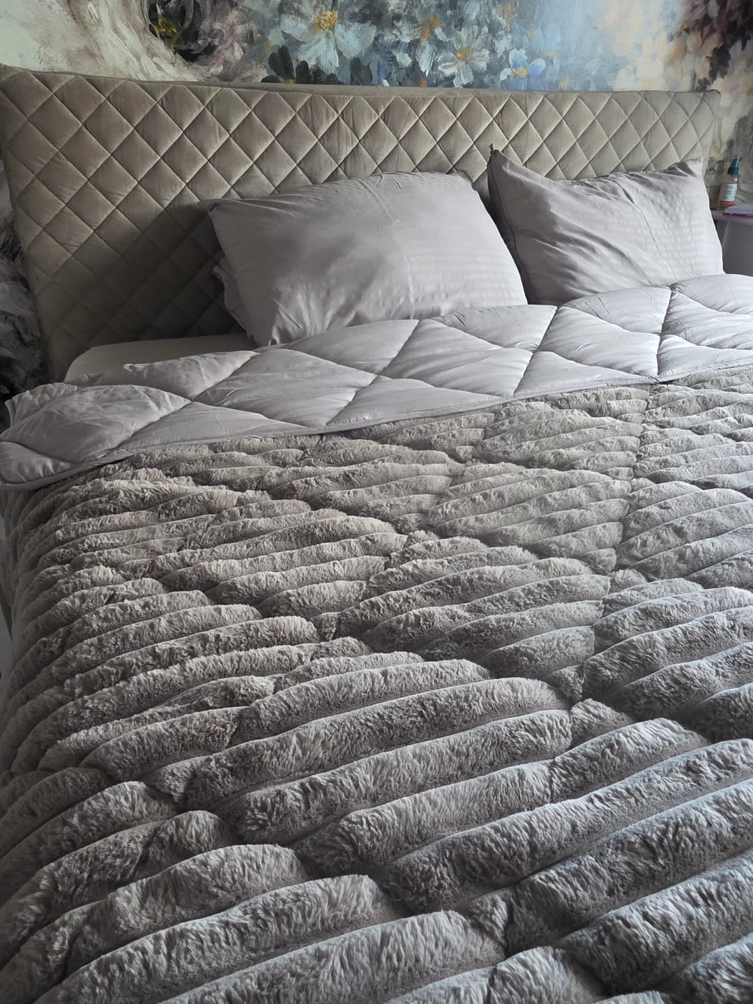 Customer photo review of Kussenslopen Hotel Stripe Satin Taupe/grey 60x70cm 2-Pack