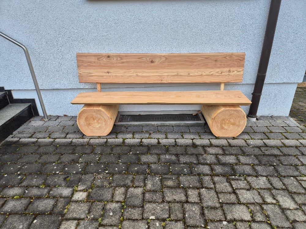 Customer photo review of Baumstammbank ,,Buchsee" aus Lärchenholz mit Lehne