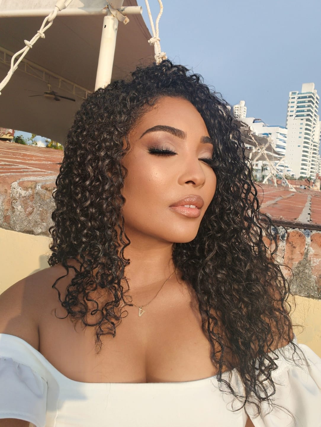 Customer photo review of BASE DE MAQUILLAJE LÍQUIDA 1ST SCENE