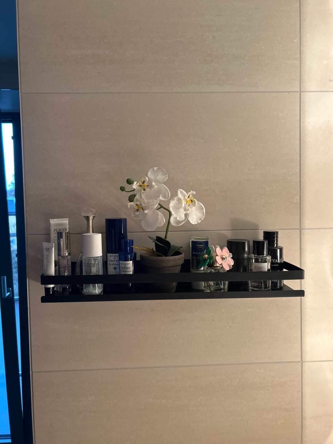 Customer photo review of DOESS Shower Rack Noir -XL