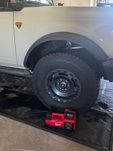 Customer photo review of Milwaukee 2848-20 M18™ 18V Cordless Tire Inflator (Tool Only)