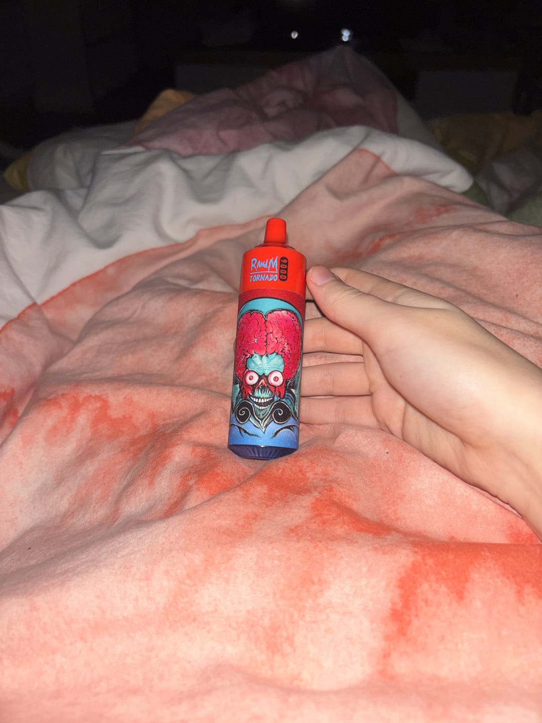 Customer photo review of RAndM - Tornado 9K - Puff / Vape Jetable - 2% Nicotine