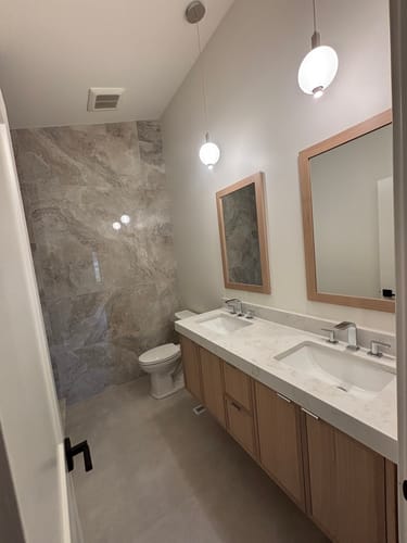 Customer photo review of White Oak Mirror 22"