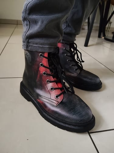 Customer photo review of Molten Obsidian Boots