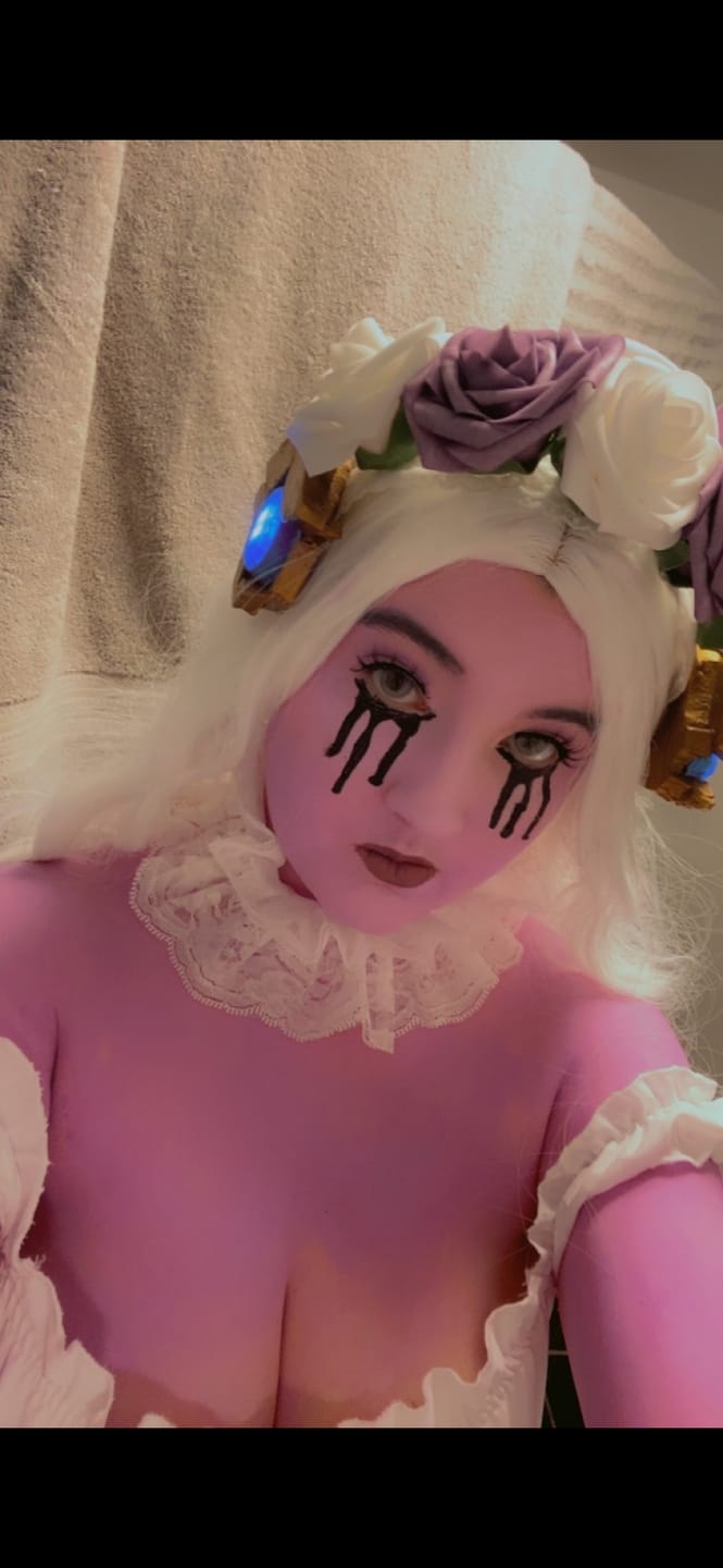 Customer photo review of FANTASY SNOW FLAKE Prescription Colored Contact Lenses