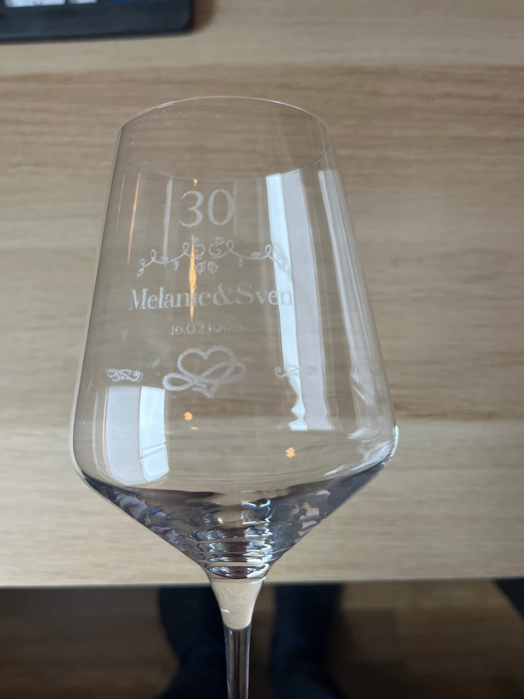 Customer photo review of Jubiläum - Personalisiertes Weinglas für Paare zum Jahrestag oder Hochzeitsjubiläum