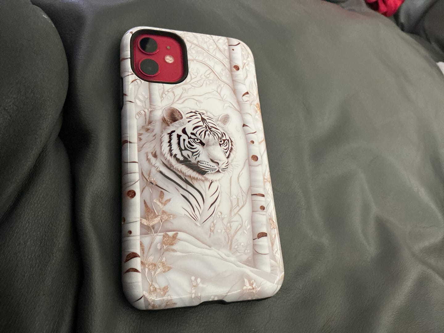 Customer photo review of White Tiger Design iPhone Case