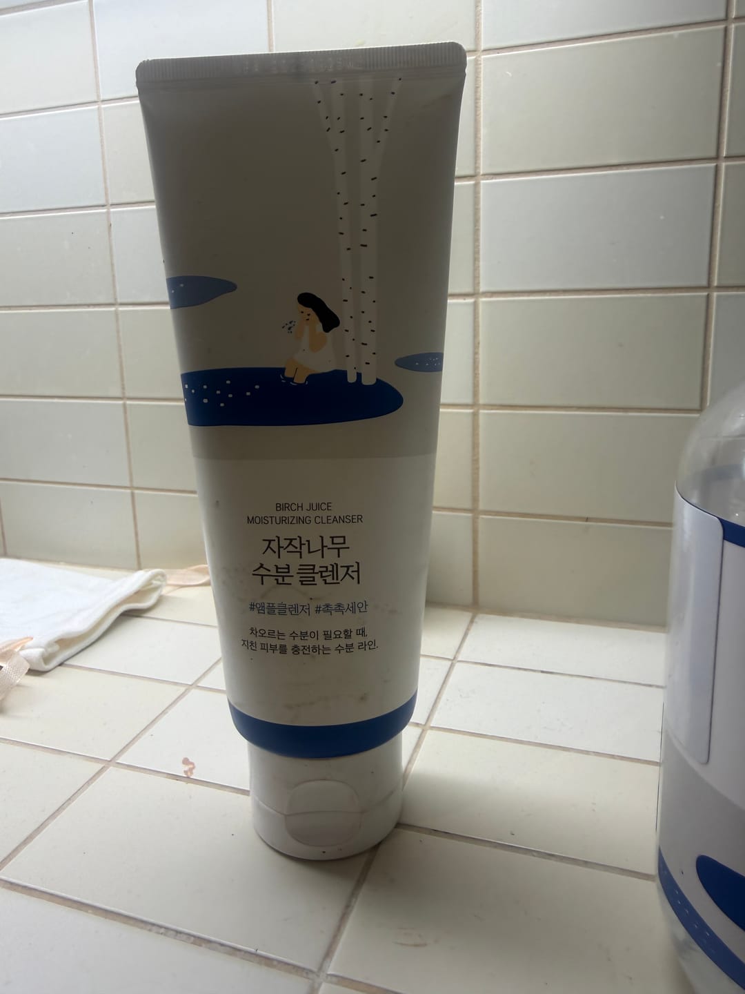 Customer photo review of Mitrinošs un ādu attīrošs gels ROUND LAB Birch Juice Moisturizing Cleanser