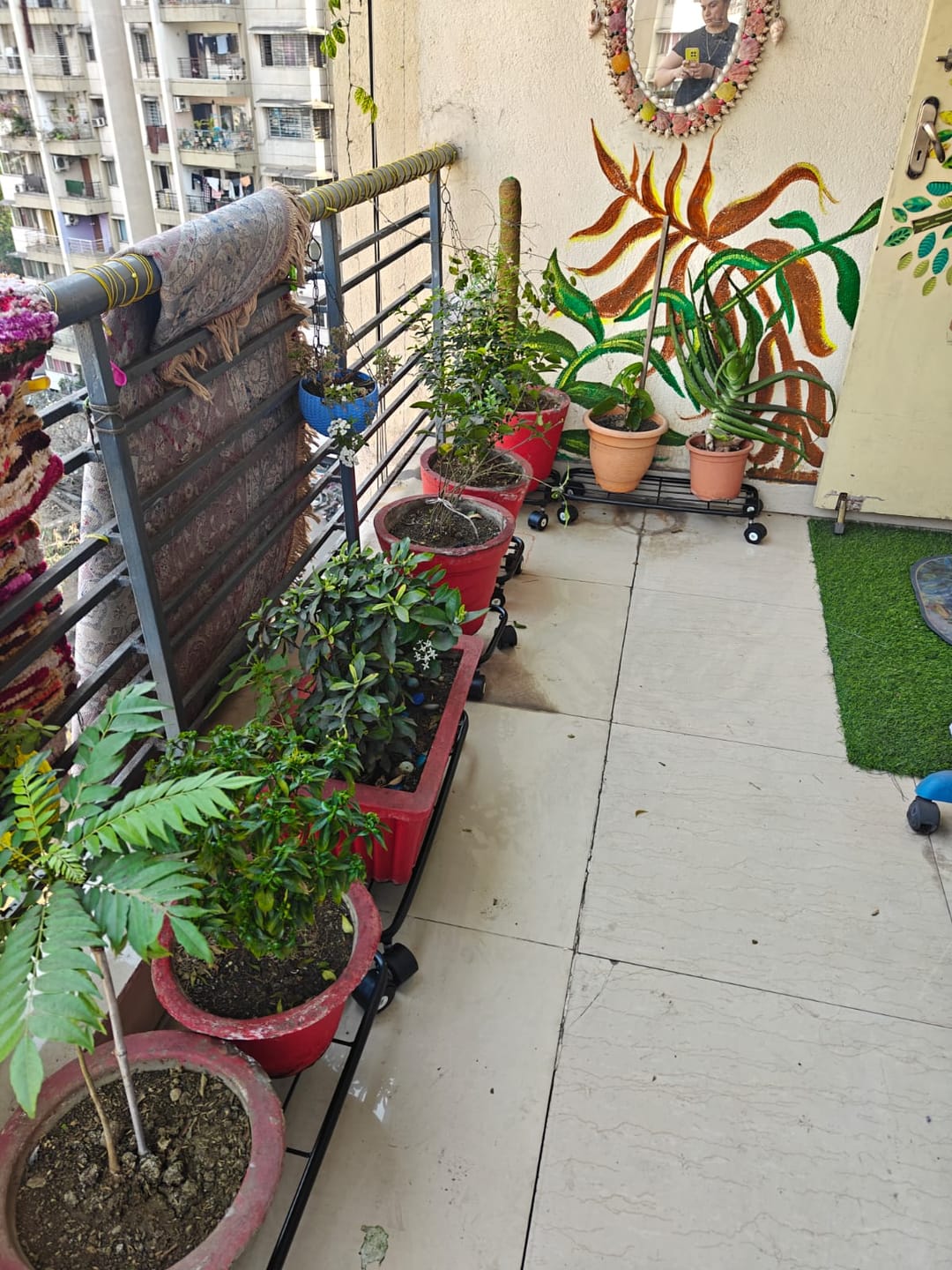 Customer photo review of TryGreen Ivy Wheel Rolling Plant Stand for Planters