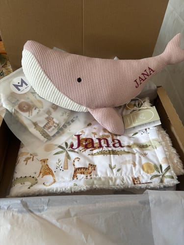 Customer photo review of Pack invierno estampado: Peluche Susi personalizado + Manta personalizada + Babero + Chupetero