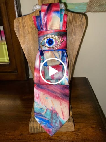 Customer video review of Pink Blue Novelty Print Men's Necktie Pocket Square Cufflinks Set