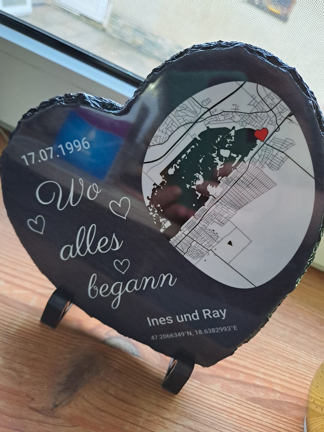 Customer photo review of Wo alles begann - Personalisiertes Schieferherz (15x15)