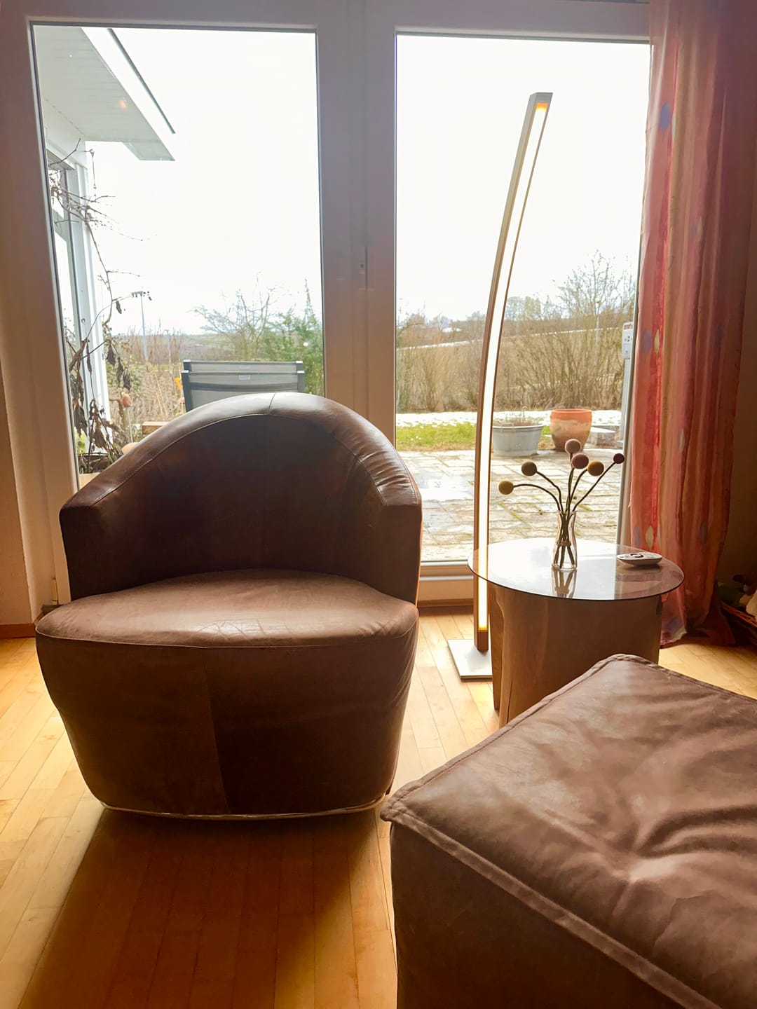 Customer photo review of Designer Stehlampe aus Massivholz, LED-Leuchte geschwungen - Solara