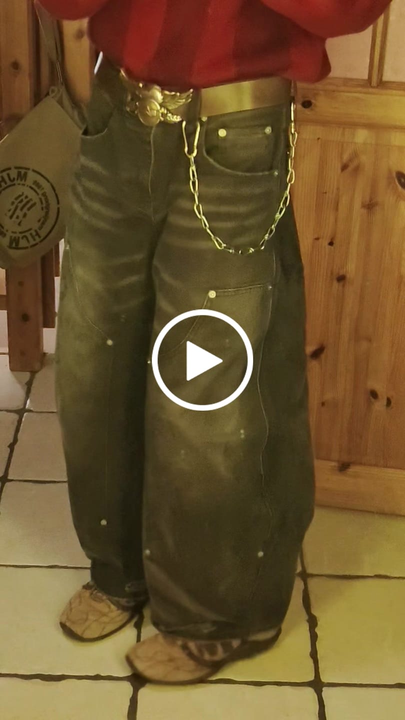Customer video review of Scribbled Double Knee Pants