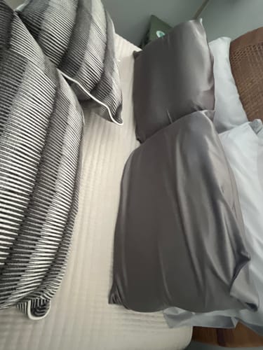 Customer photo review of Mellow CloudAlign™ Pillow