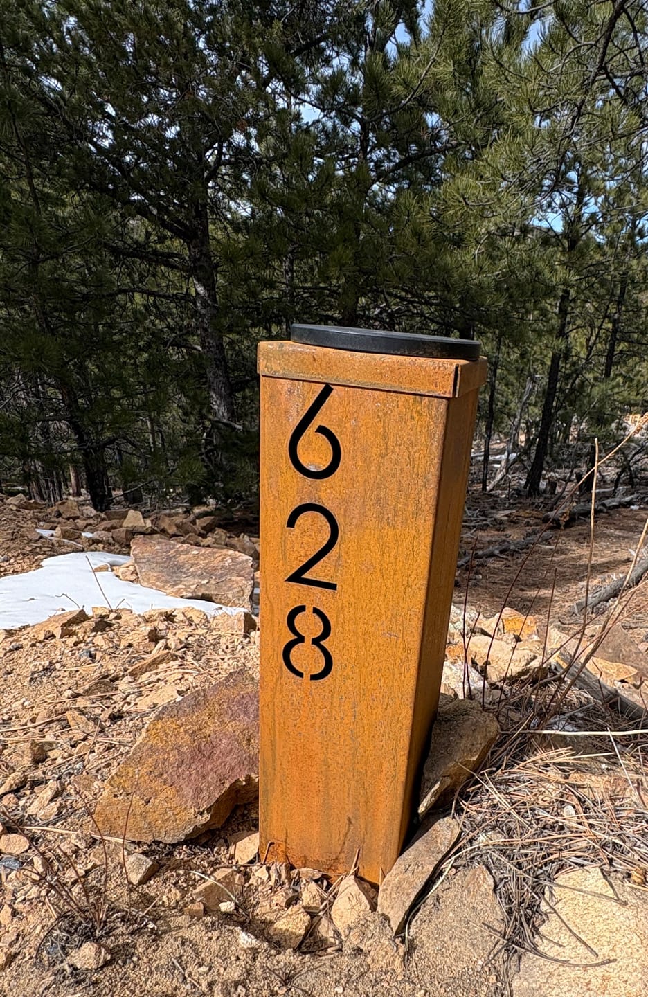 Customer photo review of Lid and Solar Light (Does not include the sign)