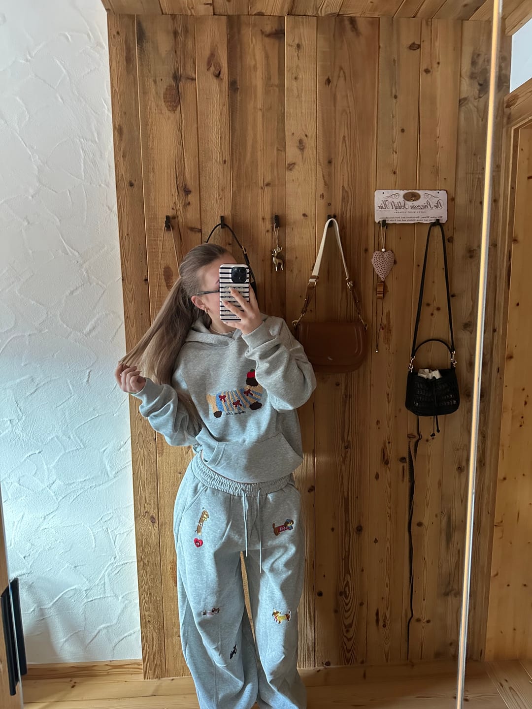 Customer photo review of Aelfric Eden Embroidery Dog Baggy Barrel Sweatpants