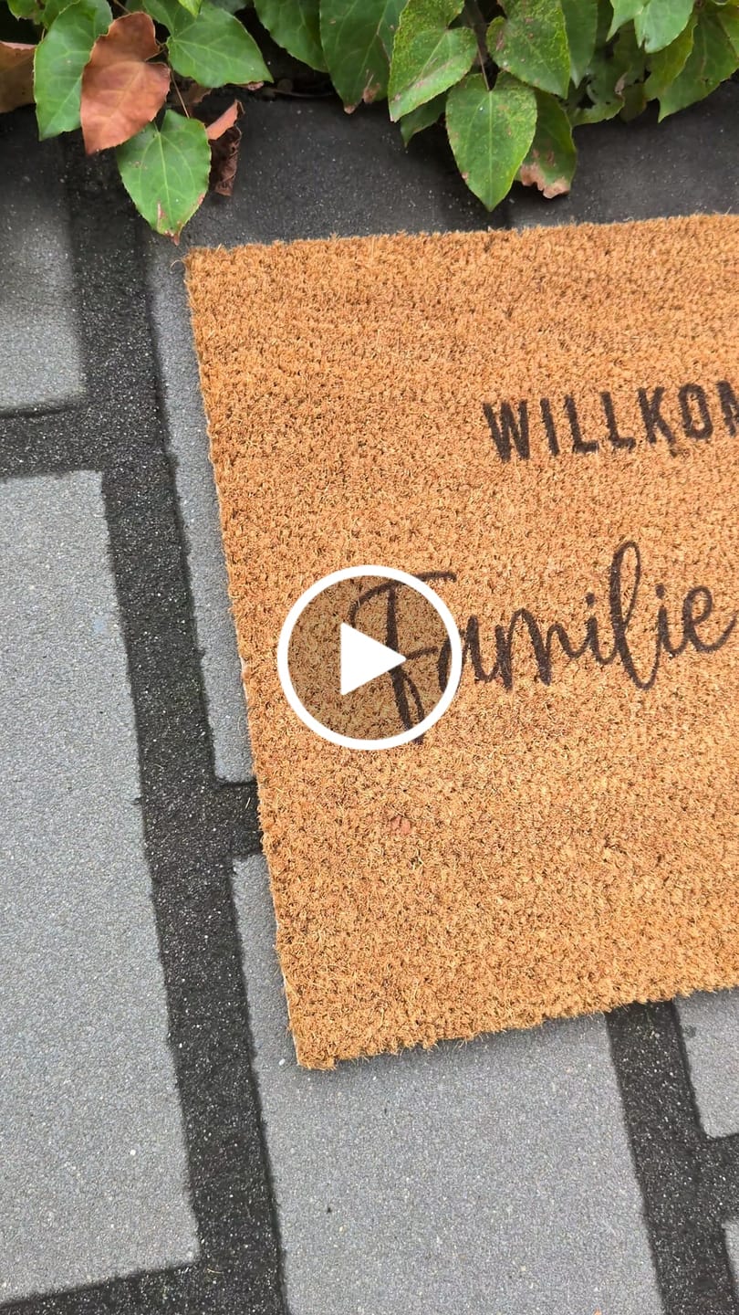 Customer video review of Fußmatte aus Kokos personalisierbar – Willkommen bei Familienname mit Herz
