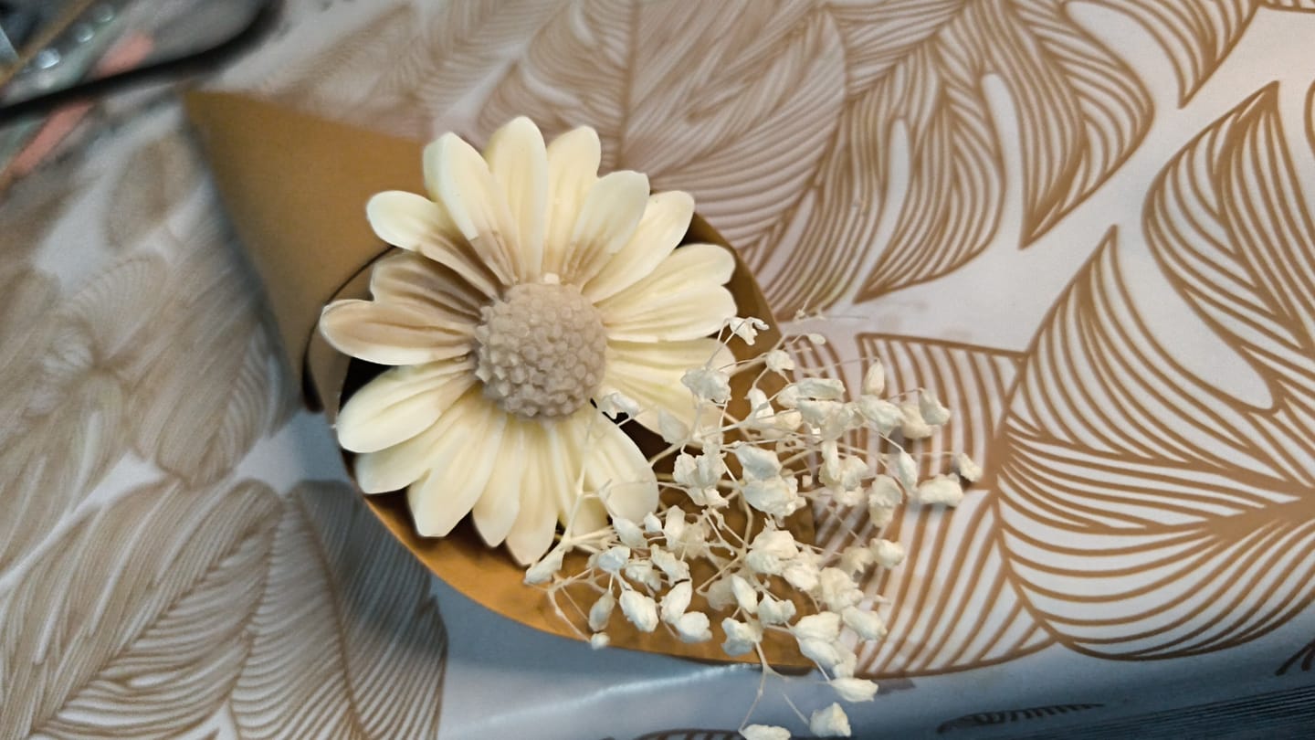 Customer photo review of Molde flor margarita