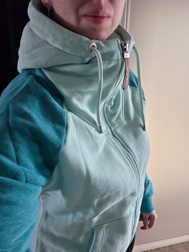 Customer photo review of Tori Full-Zip Hoodie Lake Lichen