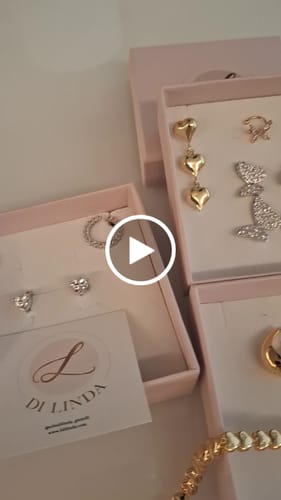 Customer video review of Collana con  ciondoli pendenti colorati