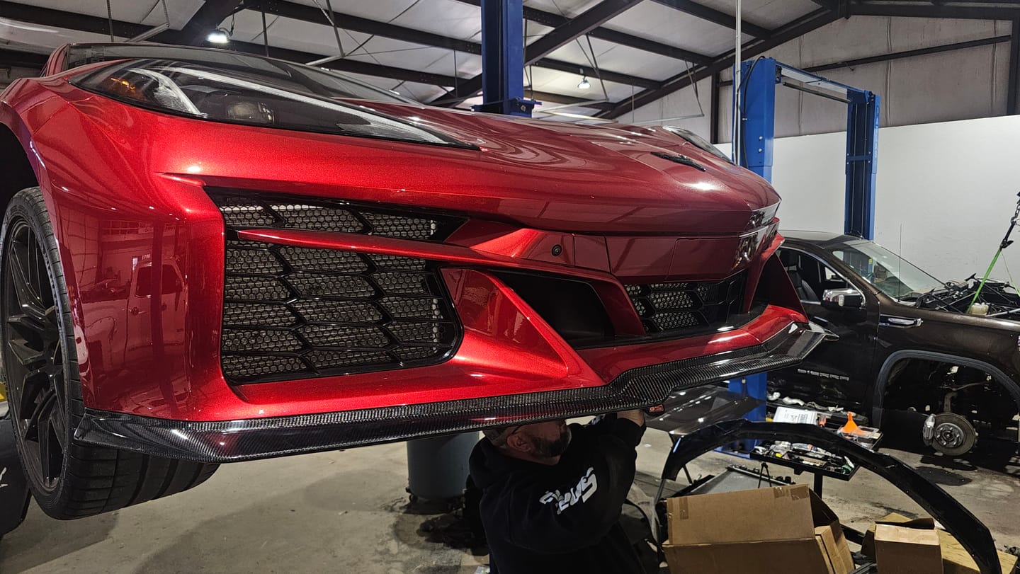 Customer photo review of Corvette C8 Z06 / E-Ray DRY CARBON FIBER Front Splitter [Z07 Package]