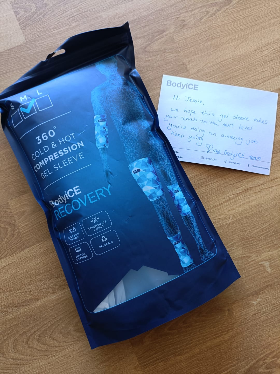 Customer photo review of Medium Universal Knee Ice Pack