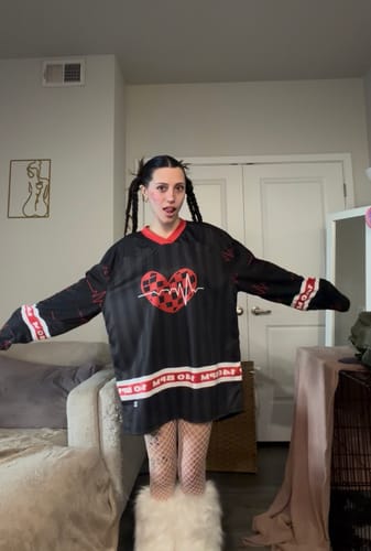 Customer photo review of 140 BPM Hockey Jersey