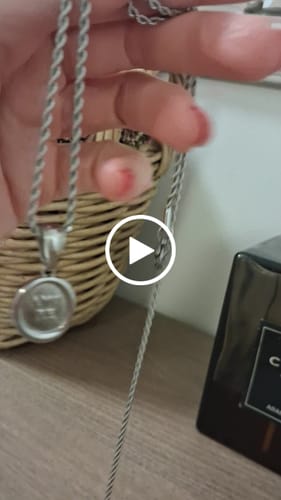 Customer video review of Pre-ordine Ciondolo "Amorino"