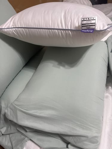 Customer photo review of Mellow Hotel Pillow Waterproof & Stain-Resistant
