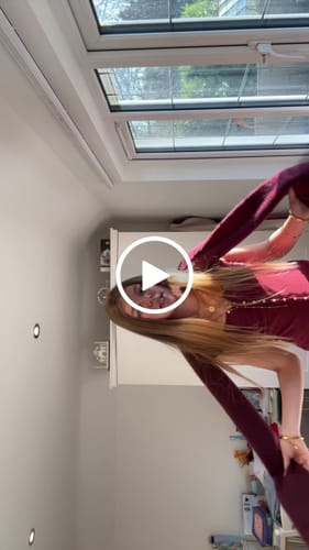 Customer video review of Amelia Blue Gold Star Bangle