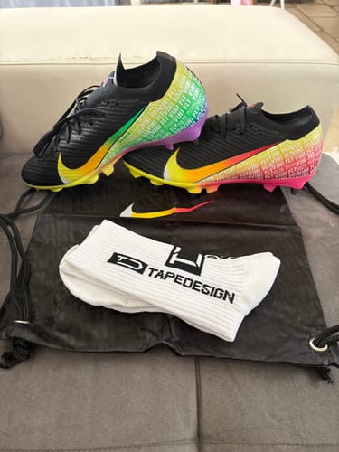 Customer photo review of Mercurial Vapor 16 SG x Vinicius Junior ViniFly - Noir/Orange-Vert