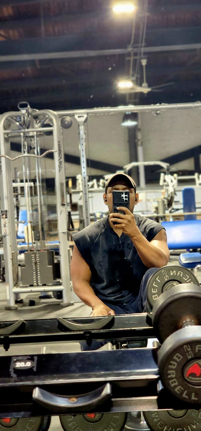 Customer photo review of 5097 - Gold's Iron Legacy Shadow Cut-Offs