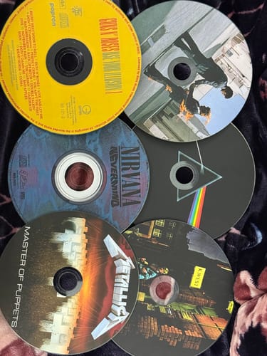 Customer photo review of MUSIC CD DECOR SET - ROCK