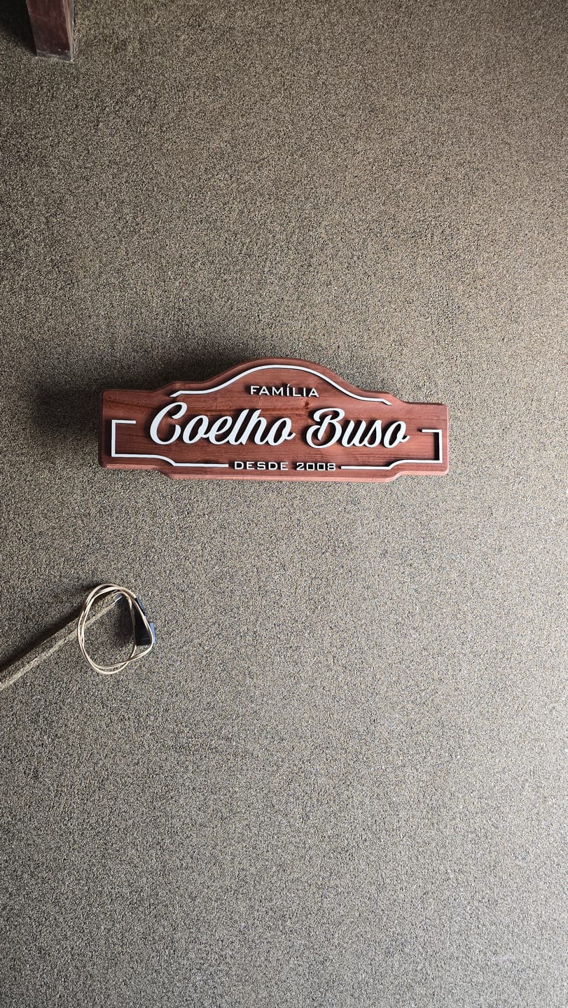 Customer photo review of Placa Sobrenome da Família